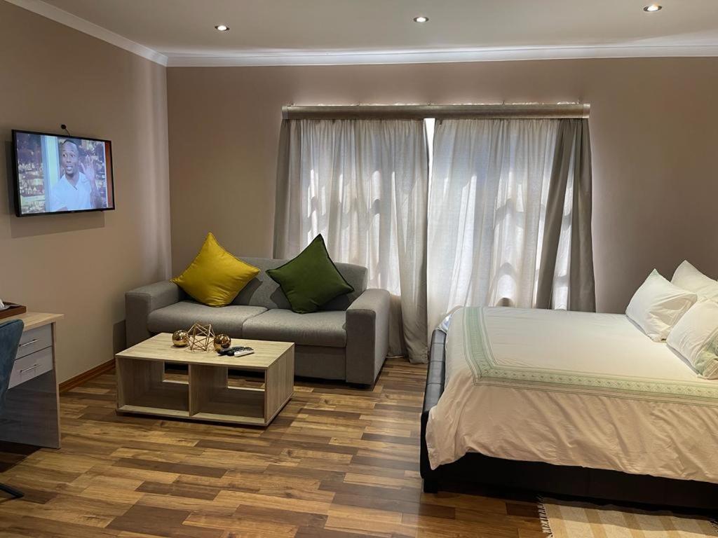Thokomala Guest House Germiston Exterior foto